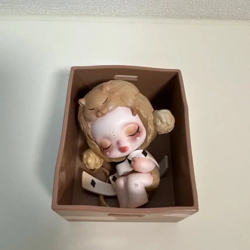 [BUNJANG] Pop Mart Skullpanda Wonderland Series THE TIMID / 팝마트 스컬판다 원더랜드 시리즈 중 THE TIMID