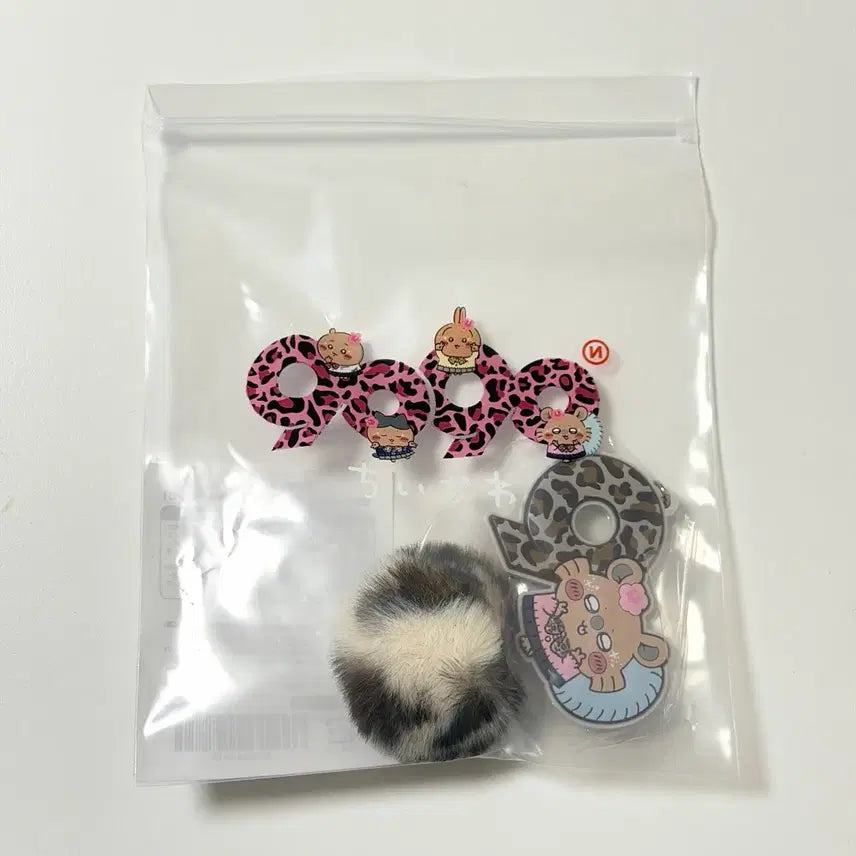 [BUNJANG] Chiikawa 9090 Gyaru Momonga Rubber Keychain (Sealed) / [미개봉] 치이카와 9090 갸루 모몽가 러버 키링