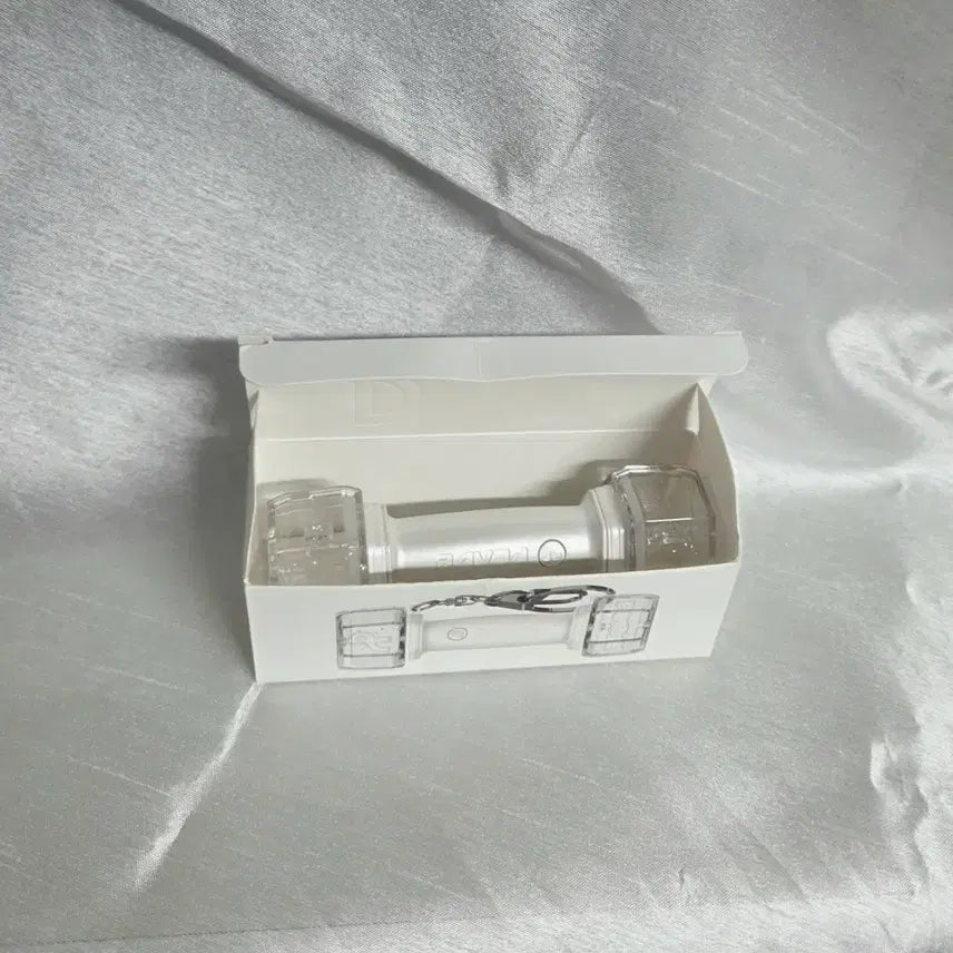 [BUNJANG] PLAVE Support Rod Keychain / 플레이브 응원봉 키링 아뵹 키링
