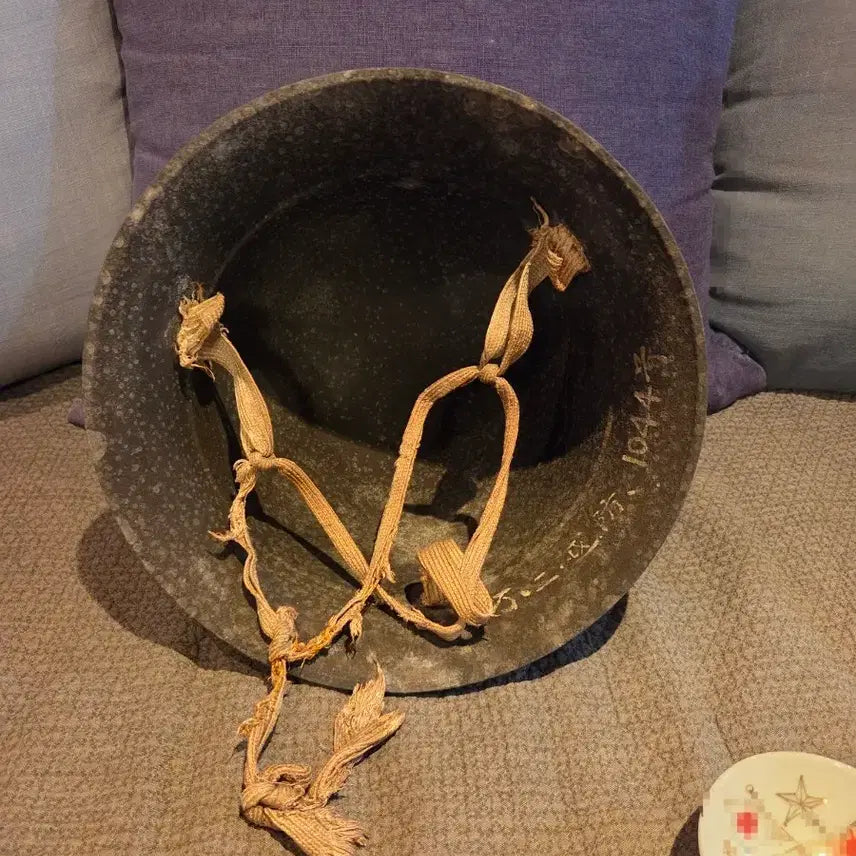 [BUNJANG] WW2 Japanese Army Type 90 Helmet and Sake Cup Set / WW2 이차대전 오리지널 일본군 철모와 일본군 사케잔