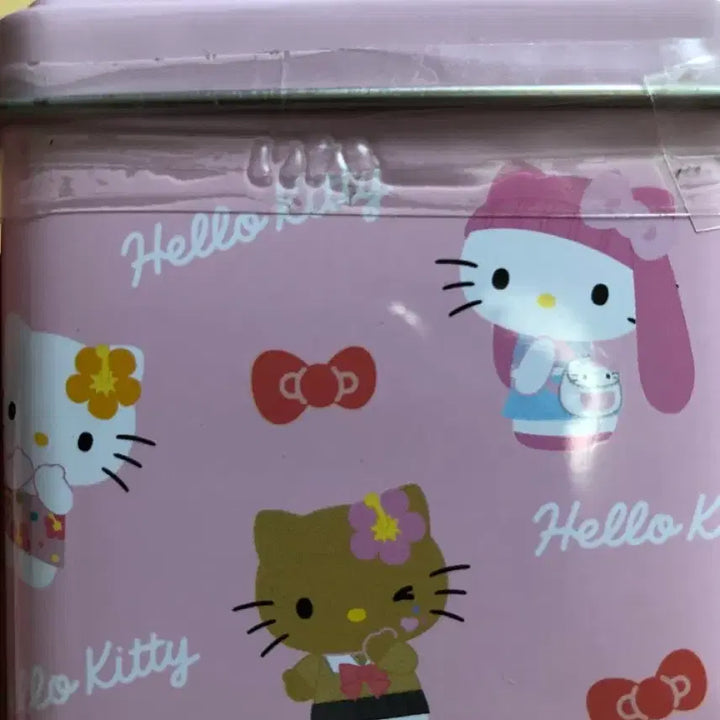 [BUNJANG] Hello Kitty Gyaru School Uniform Figure + Tin Case / 헬로키티 랜덤 피규어(갸루교복키티) + 틴케이스