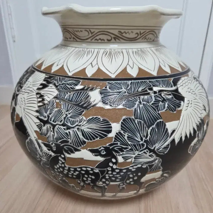 [BUNJANG] Buncheong Ware Ten Symbols of Longevity Ceramic Vase / 분청사기 십장생문 도자기