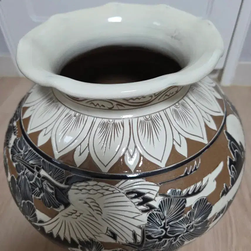 [BUNJANG] Buncheong Ware Ten Symbols of Longevity Ceramic Vase / 분청사기 십장생문 도자기