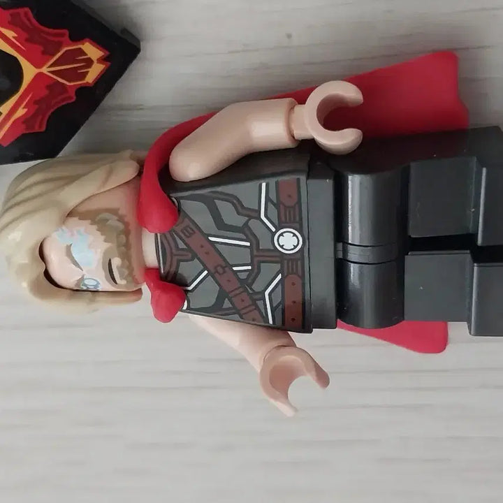 [BUNJANG] LEGO Marvel Thor Figure with Hammer / 레고 마블 토르 다크그레이 피규어 망치포함