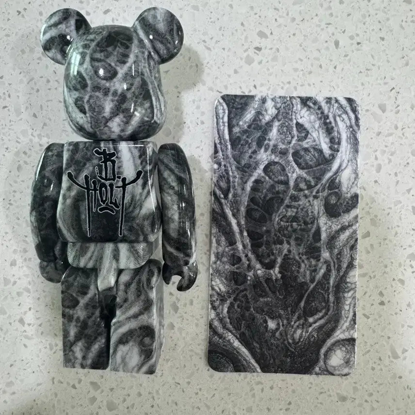 [BUNJANG] Bearbrick 45th Series Secret Brandon Holt / 베어브릭 45탄 시크릿 브랜든 홀트