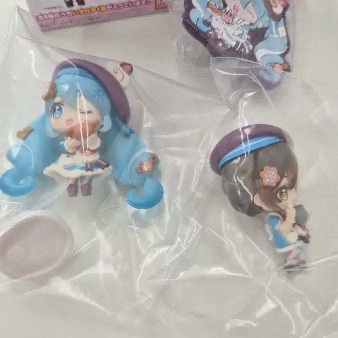 [BUNJANG] Snow Miku 2026 Collection Miku &amp; Meiko Figure &amp; Rubber Keychain Set / 스노우미쿠 2026 콜렉션 미쿠 메이코