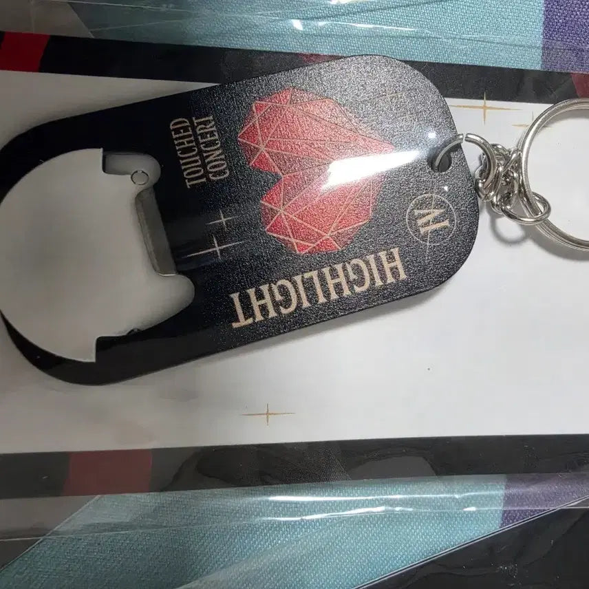 [BUNJANG] Highlight Touched Concert Bottle Opener Keychain / 터치드 하이라이트 콘서트 굿즈 병따개 키링