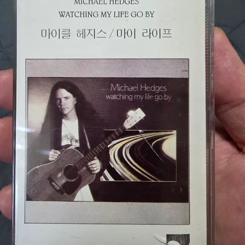 [BUNJANG] Michael Hedges Watching My Life Go By Cassette Tape / 마이클 헤지스 카세트 테이프 Watching My Life Go By 핑거스타일 기타리스트