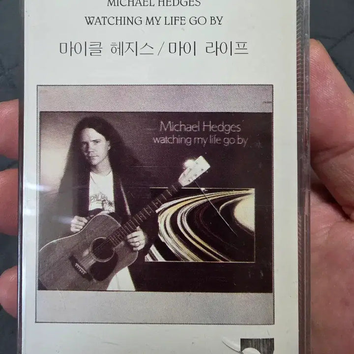 [BUNJANG] Michael Hedges Watching My Life Go By Cassette Tape / 마이클 헤지스 카세트 테이프 Watching My Life Go By 핑거스타일 기타리스트