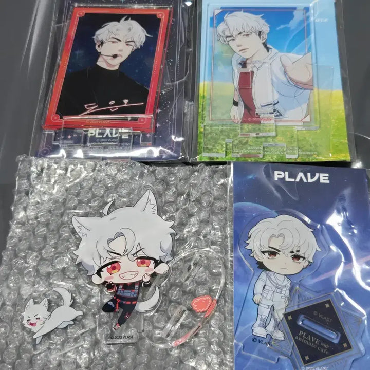 [BUNJANG] PLAVE Acrylic Stand (Eunho + Group) Bundle Set / 플레이브 아크릴 스탠드 (은호+단체) 일괄판매