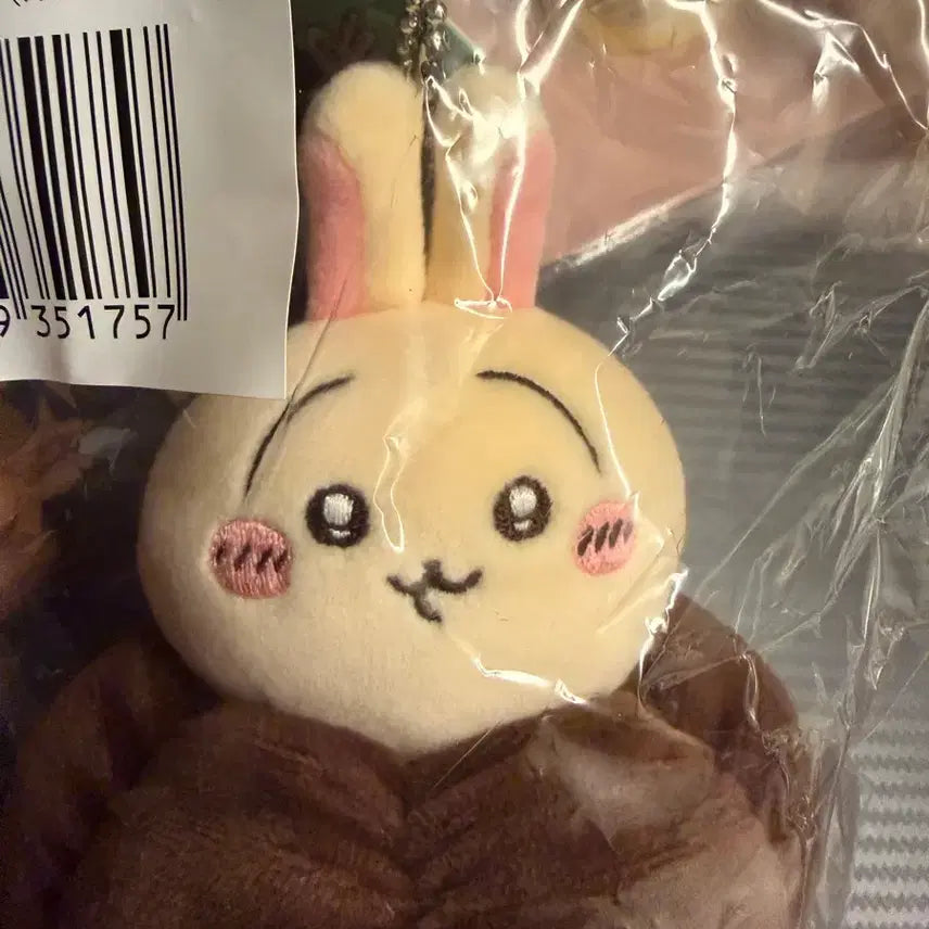 [BUNJANG] Chiikawa Canelé Usagi Figure / 치이카와 까눌레 우사기
