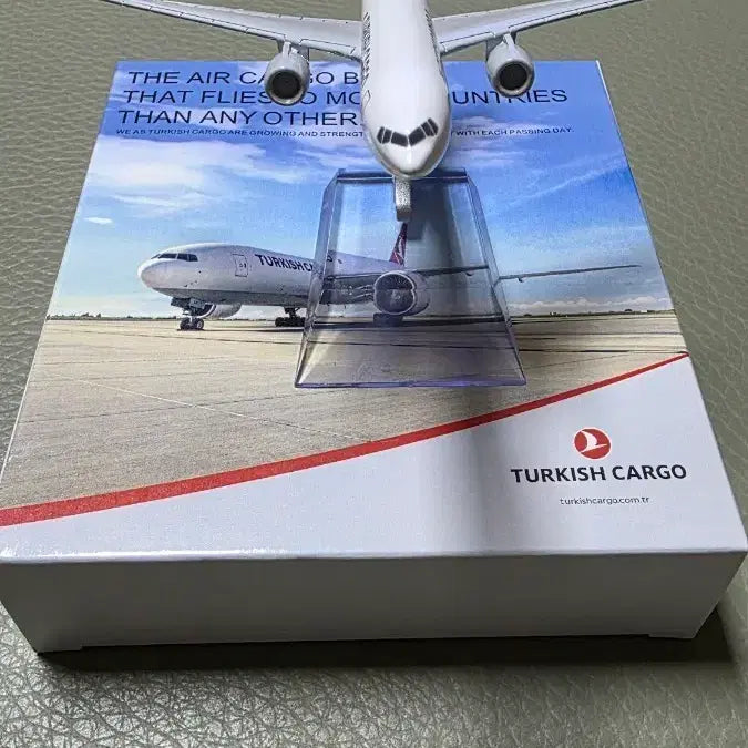 [BUNJANG] New Turkish Airlines Boeing 777 Freighter Model / [새상품] 터키항공 보잉 777 화물기 모형