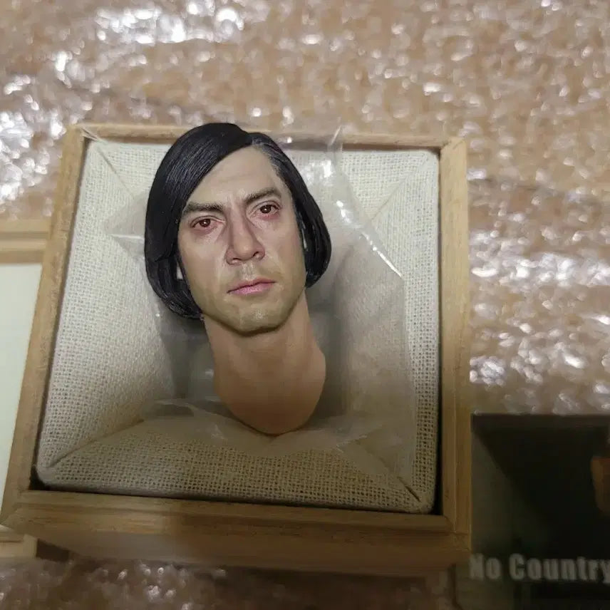 [BUNJANG] Anton Chigurh Head Sculpt - Black Bee Painted / 다이 안톤쉬거 헤드, 흑비 도색