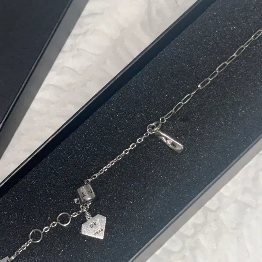 [BUNJANG] SEVENTEEN 7th Anniversary Bracelet with DK Charm / 세븐틴 7주년 팔찌 도겸참 포함