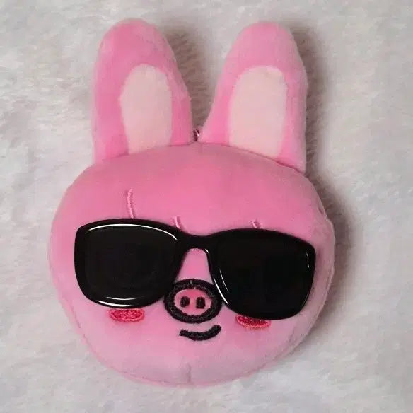 [BUNJANG] SKZOO Japan RUN2GETHER MD Face Keyring Dwaekki / 스키주 일본 런잇 엠디 선글라스 페이스키링 돼끼