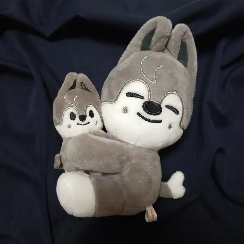 [BUNJANG] Stray Kids Bang Chan Wolf Chan Plush / 스키즈 스트레이키즈 울프찬 스키주 앙콘 팝업 안아주 나안아 인형