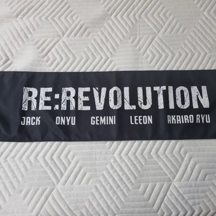[BUNJANG] Lee Revolution Slogan Towel / 리레볼루션 슬로건 타올