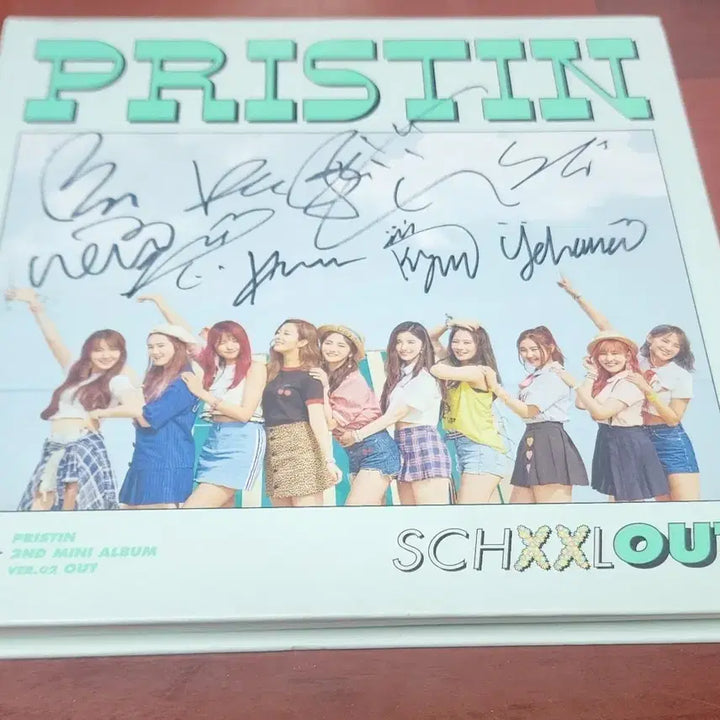 [BUNJANG] PRISTIN SCHXXLOUT 2nd Mini Album Signed / 프리스틴 PRISTIN SCHXXLOUT 2집 미니 싸인앨범