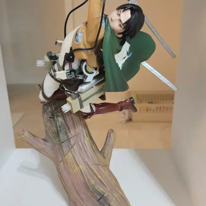 [BUNJANG] Attack on Titan Levi Action Figure + Eren Titan / 진격거인 리바이 액션 피규어+에렌거인
