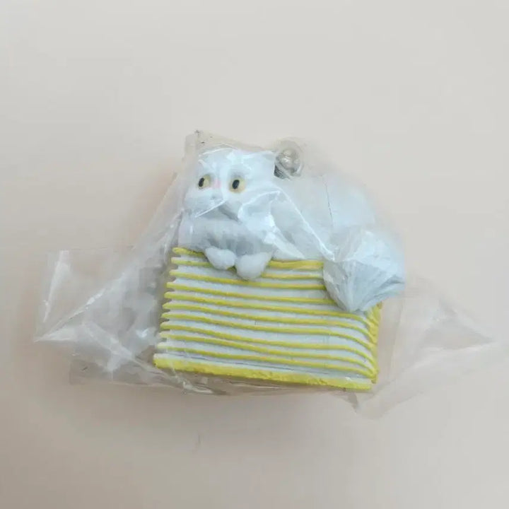 [BUNJANG] Dessert Cat Figurine Keychain / 디저트 고양이 피규어 키링