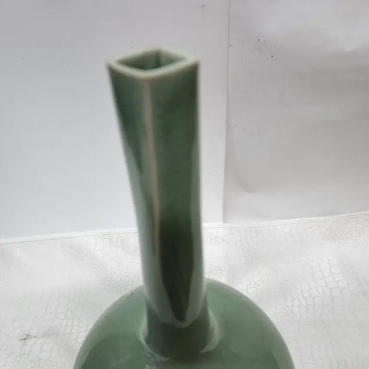 [BUNJANG] Songnam Shin Sang-ho Celadon Square Vase / 송남 신상호 청자 사각 주댕이 도자기 화병