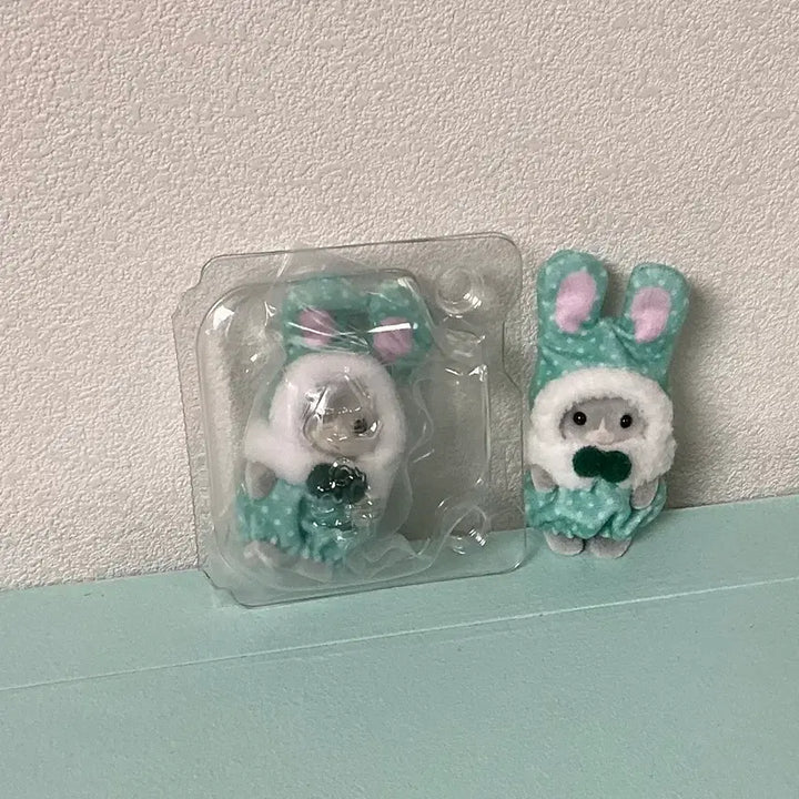 [BUNJANG] Sylvanian Families 40th Anniversary Colorful Rabbit Mint Condition / 미개봉) 실바니안 40주년 컬러풀 토끼 솜토끼 민트