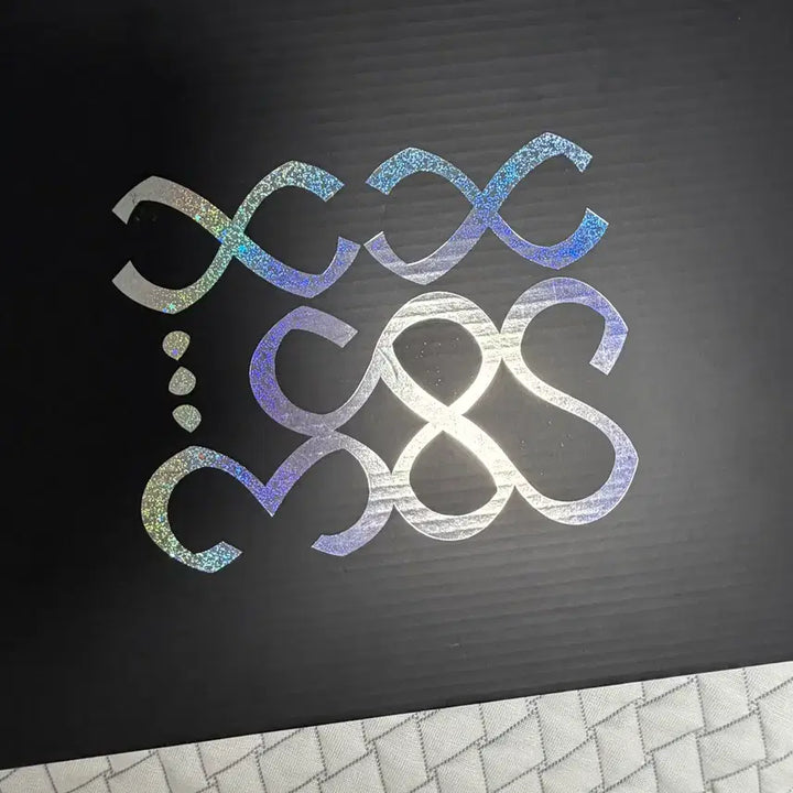 [BUNJANG] BIGBANG Limited Edition Hologram T-Shirt / 빅뱅 전시회 한정판 홀로그램 티셔츠