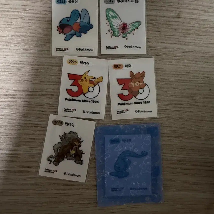 [BUNJANG] Pokemon Sticker Collection 6 Types (Marshtomp, 30th Anniversary Pikachu, 30th Anniversary Porygon2, Entei, Manaphy, Gigantamax Butterfree) / 포켓몬 카드 띠부띠부씰 6종(물짱이, 30주년 피카츄, 30주년 빠모, 앤테이, 마니피, 거다이맥스 버터풀)