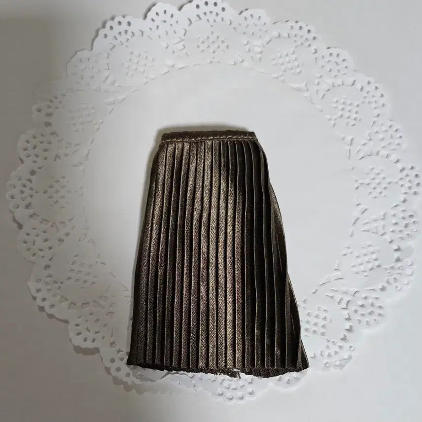 [BUNJANG] Velour Pleated Skirt for 6-inch Dolls / 작은 육일용 벨로아 스커트