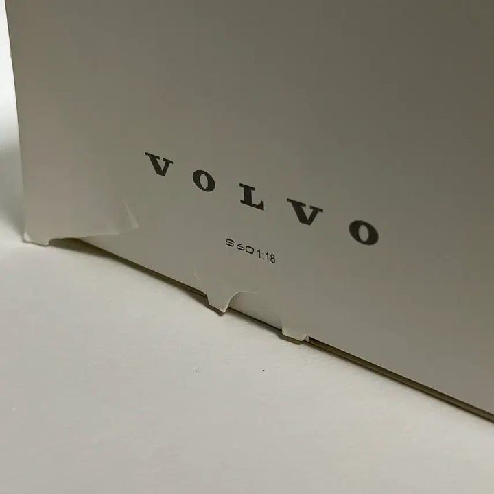 [BUNJANG] 1/18 Scale Volvo S60 Diecast Model Car / 1/18 CSM 볼보 S60 다이캐스트 모형자동차