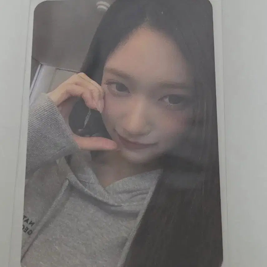 [BUNJANG] IVE Leeseo National Geographic Photocard Set (4 pcs) / 아이브 이서 내셔널지오그래픽 포토카드 4장 세트