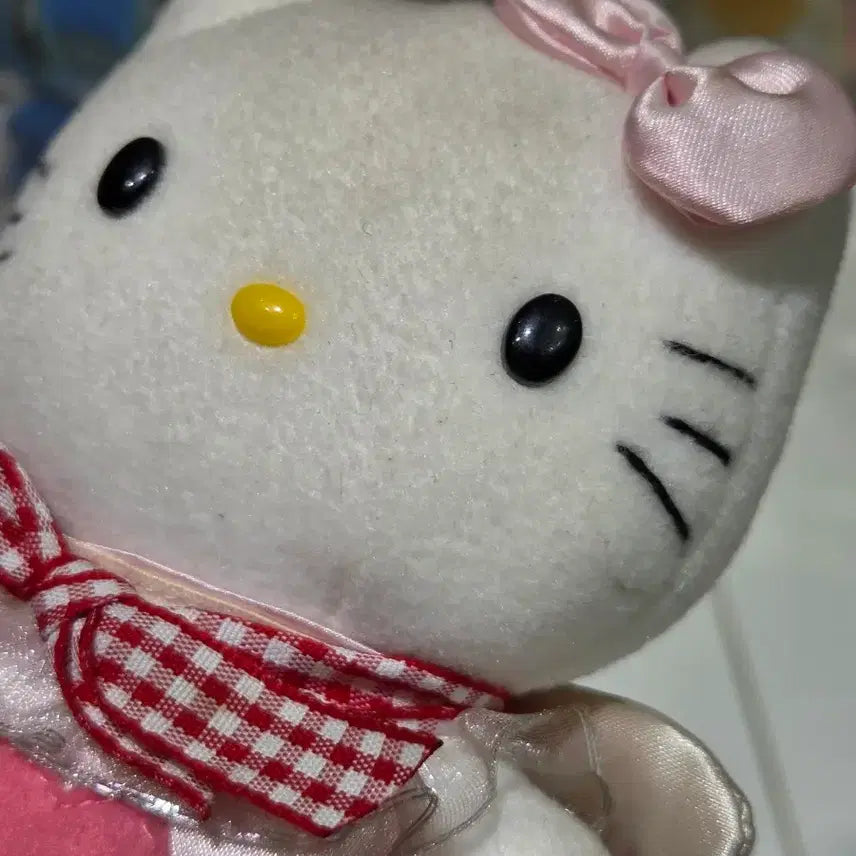 [BUNJANG] 2000s Angel Hello Kitty Mascot Doll Keychain / 2000년 고전 엔젤 헬로키티 마스코트 인형 고전키티인형 키링 산리오 엔젤키티