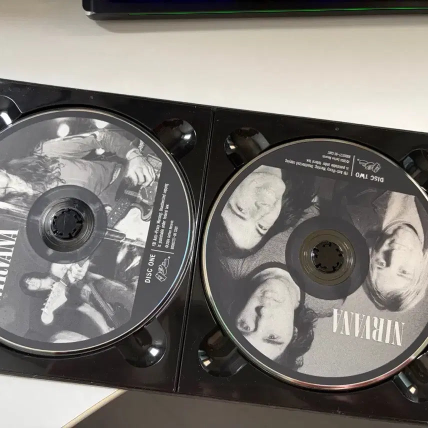 [BUNJANG] Nirvana With The Lights Out CD / 너바나 (NIRVANA) with the lights out CD 팝니다