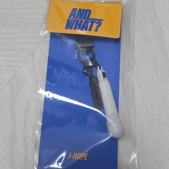 [BUNJANG] BTS J-Hope Exhibition Microphone Keychain / 제이홉 전시회 마이크키링