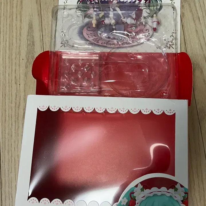 [BUNJANG] Hatsune Miku 15th Anniversary Strawberry Nendoroid (Junk) / 하츠네 미쿠 15주년 딸기 넨도로이드 정크품 비공식