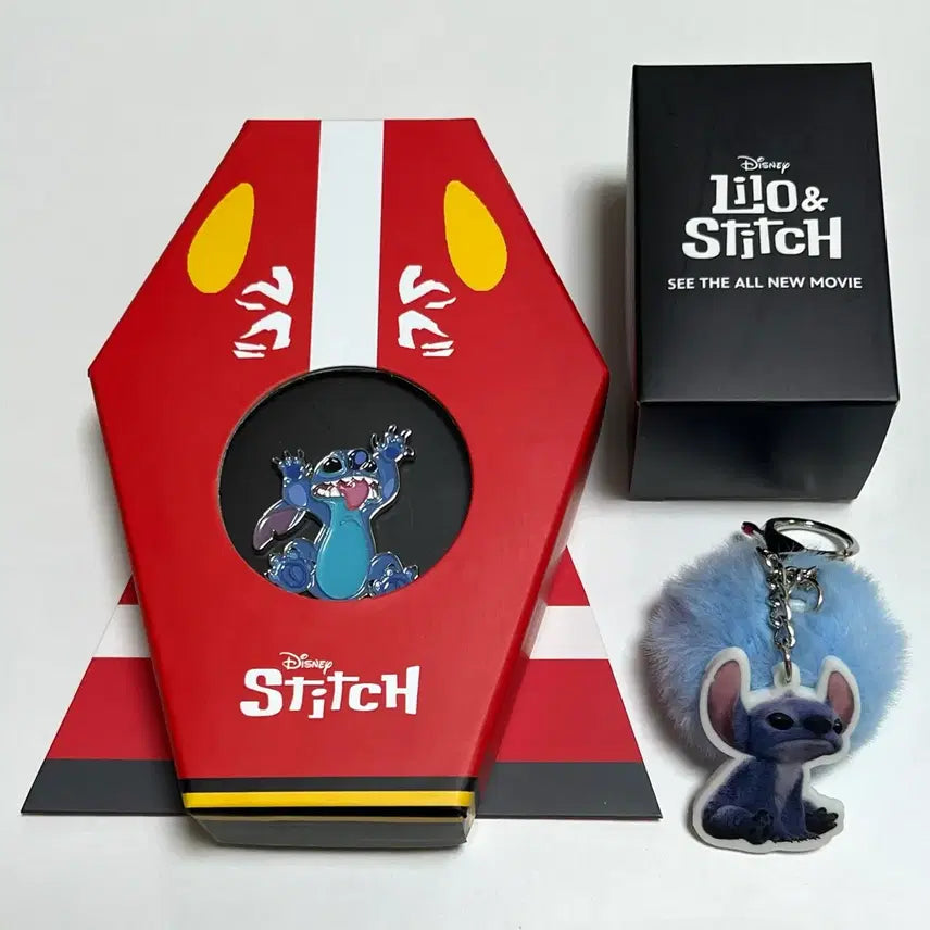 [BUNJANG] Lilo &amp; Stitch Limited Movie Package (Badge) + Keyring Bundle Set / 일괄) 메가박스 영화 릴로&amp;스티치 리미티드 무비 패키지(뱃지) + 키링 특전 굿즈