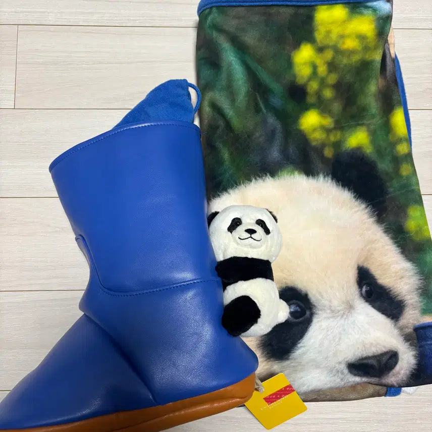 [BUNJANG] Hui Bao Rain Boot Blanket / 후이바오 장화 담요 (정가이하)