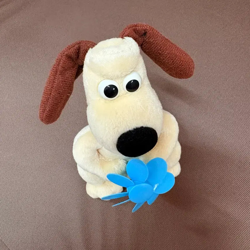 [BUNJANG] Wallace &amp; Gromit Sitting Gromit Fan Plush / 월레스와그로밋 앉은 그로밋 선풍기 인형