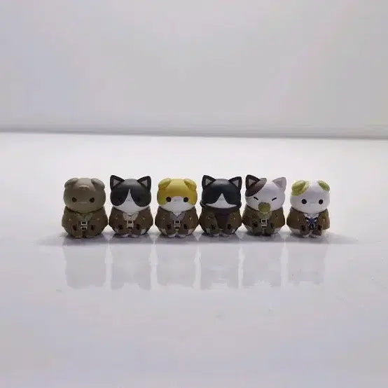 [BUNJANG] Attack on Titan Megacats Ervin, Eren, Mikasa, Armin, Jean, Sasha Bundle Set / 진격의거인 메가켓 엘빈 포함 일괄 진격거 메가켓 에렌 미카사