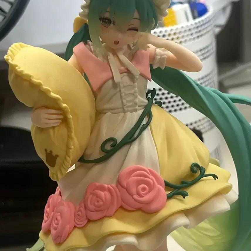 [BUNJANG] Hatsune Miku Sleeping Beauty Figure / 하츠네 미쿠 피규어 잠자는 숲속의 공주