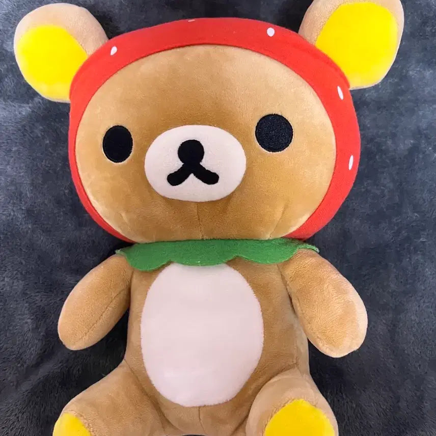 [BUNJANG] San-X Classic Strawberry Hat Rilakkuma Plush / 산엑스 고전 딸기모자 리락쿠마 인형