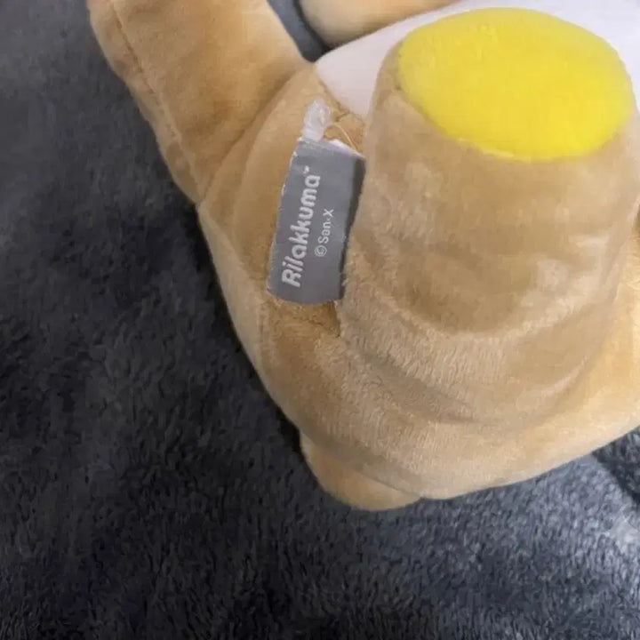 [BUNJANG] San-X Classic Strawberry Hat Rilakkuma Plush / 산엑스 고전 딸기모자 리락쿠마 인형