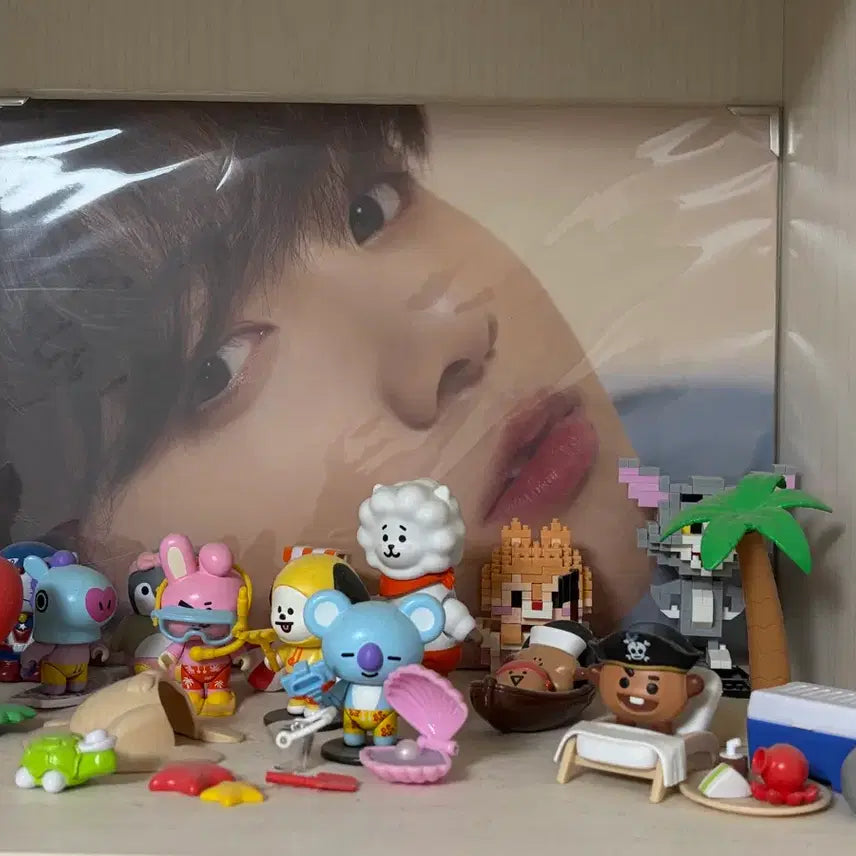 [BUNJANG] BTS BT21 Character Figure with Jungkook Photocard Set / 방탄 피규어