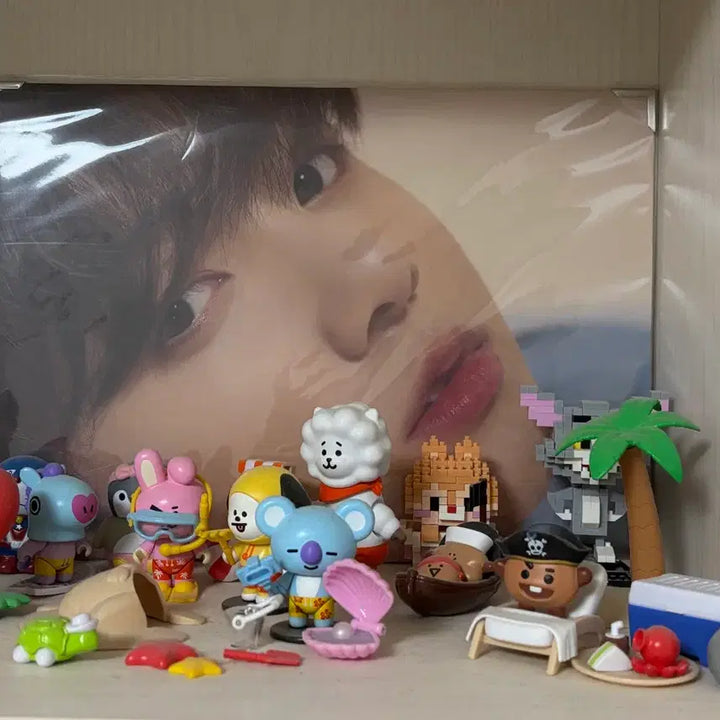 [BUNJANG] BTS BT21 Character Figure with Jungkook Photocard Set / 방탄 피규어