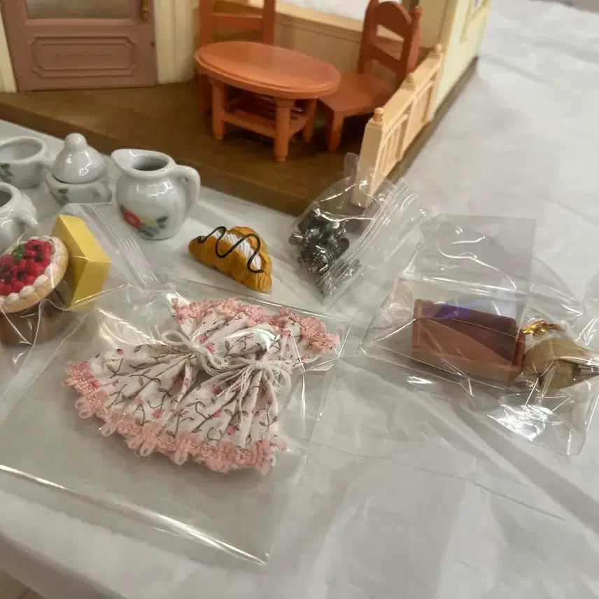 [BUNJANG] Sylvanian Families Old Cake Shop Playset / 실바니안 올드 케이크샵