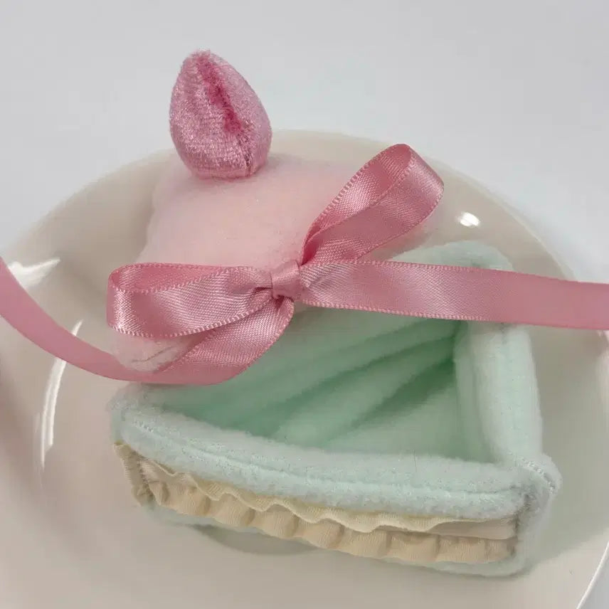 [BUNJANG] Melting Mimore Velvet Strawberry Cake Fabric Box / 멜팅미모어 벨벳 스트로베리 케이크 패브릭 상자