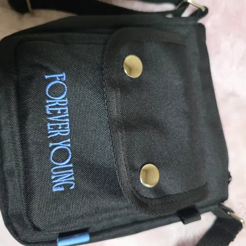 [BUNJANG] DAY6 FOREVER YOUNG Crossbody Bag / 데이식스 포에버영 크로스백 가방