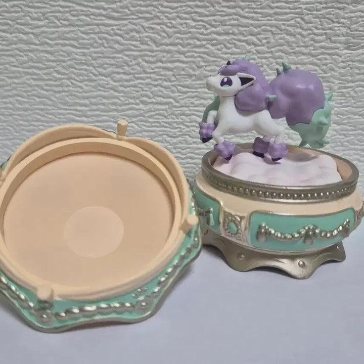 [BUNJANG] Romantic Collection Galarian Ponyta Figure / 로맨틱 컬렉션 가라르 포니타