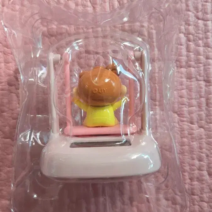 [BUNJANG] Jjang-a Solar-Powered Swinging Figurine / 짱아 태양광 그네피규어