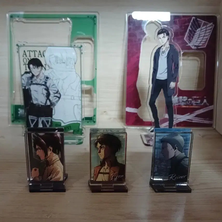 [BUNJANG] Attack on Titan Acrylic Stand Set (5 Types) / 진격거인 아크릴 스탠드 5종 세트
